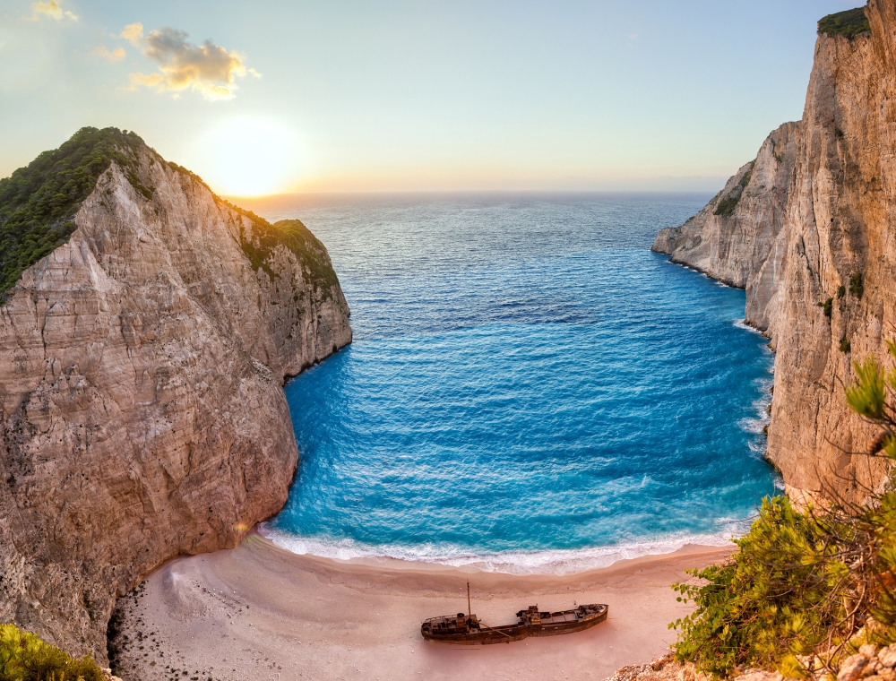 Day cruise around the island including smugglers cove - Shipwreck beach  with pirate boat